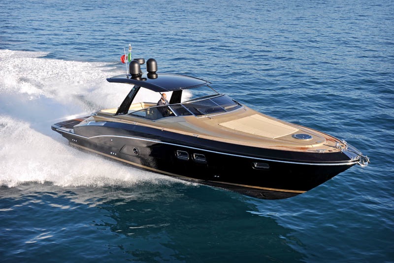 Sarnico Spider 46 GTS in navigazione (GDS) - uno yacht dalle prestazioni eccezionali e dalla linea unica